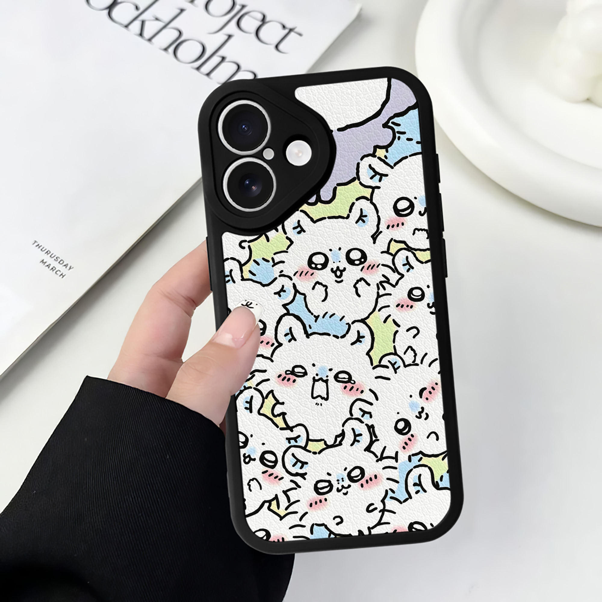 （画像用） ちいかわ Chii-kawa 【iPhone 16シリーズ対応】シリコンスマホケース（レザー調） 材質：シリコン
